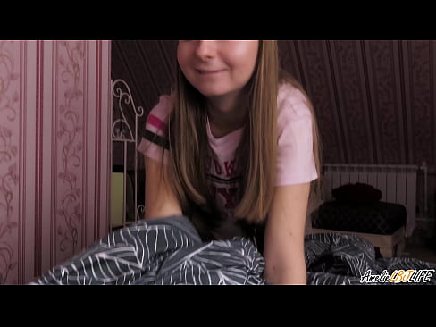 ❤️ Blondina îi suge adânc prietenei ei și primește spermă în gură at us ro.masseffect1.ru